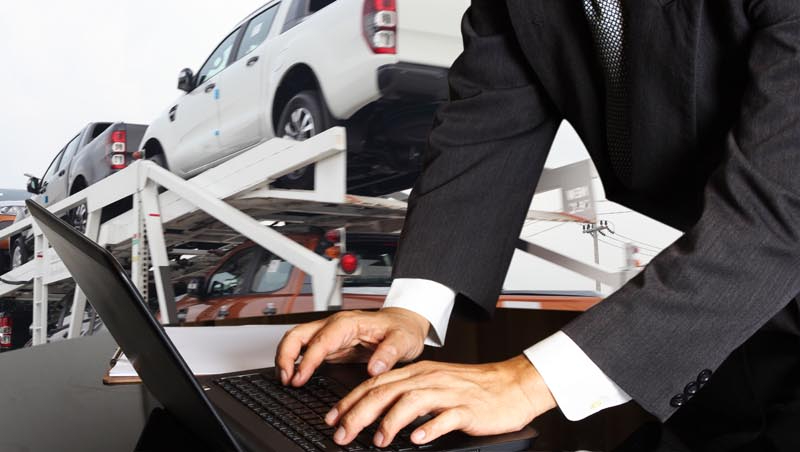 ezauto comprador de neumáticos en portátil